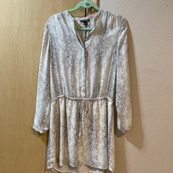 hilary radley ladies' short sleeve dress Hilary Radley Womens Short Sleeve Dress (US, Alpha, Large, Regular, Regular, Blue Combo) at Amazon Women's Clothing store